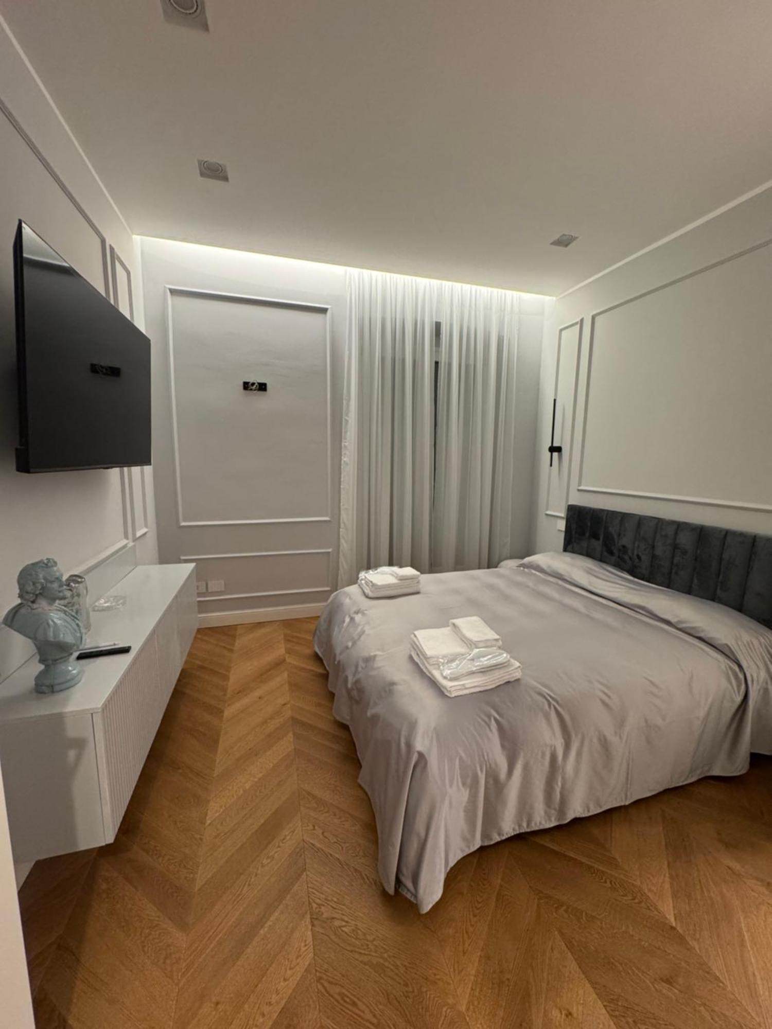 Twins Apartment *